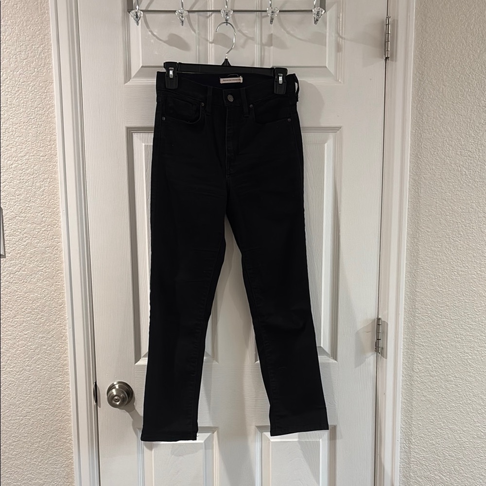 Women’s Levi’s 724 High Rise Straight Crop Black Pants